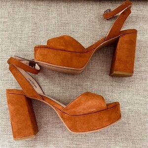 Chinese Laundry Brown Suede Platform Sandals Size 5